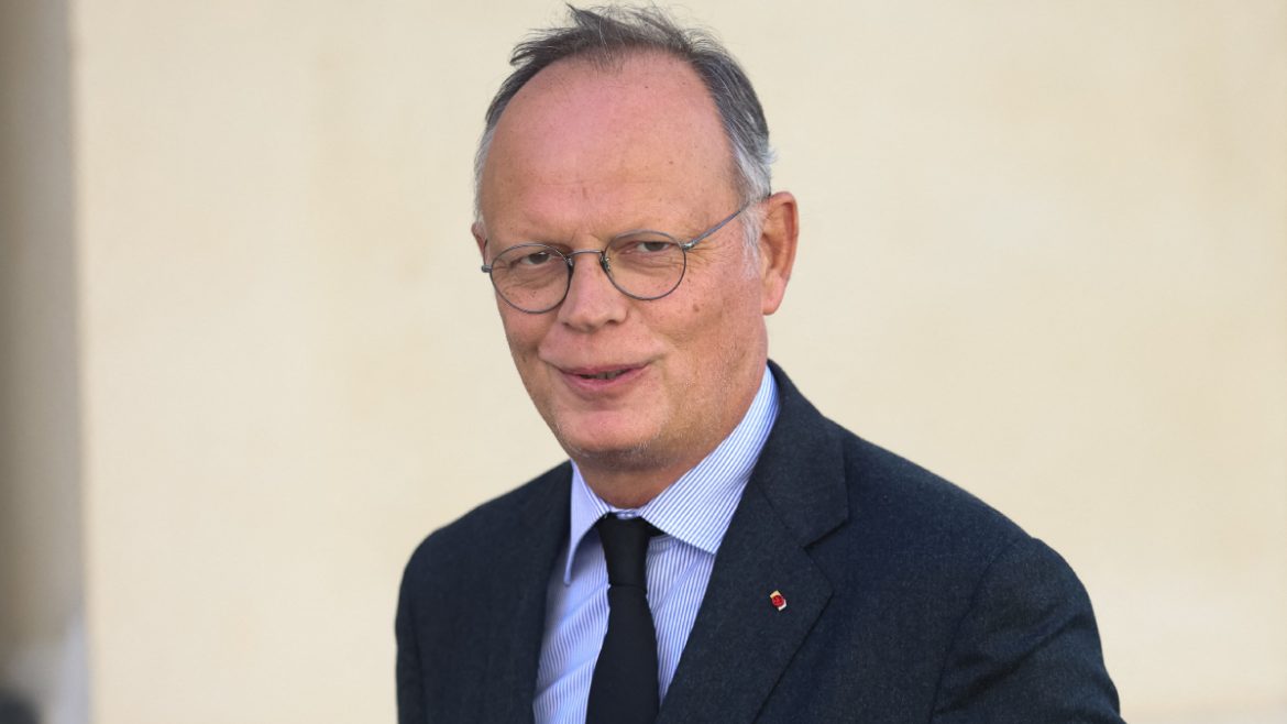 La France en Perte : L’Échec Électoral et l’Effondrement Économique d’Edouard Philippe