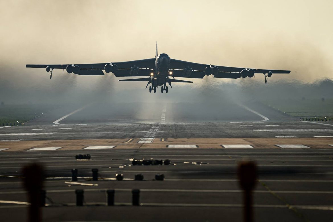 Les bombardiers américains quittent la base aérienne britannique d&rsquo;Fairford sous le signe d&rsquo;une alerte sécuritaire