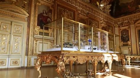 Les Bijoux du Louvre : Un An Après, La France En Désastre Économique et Historique